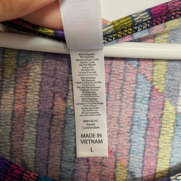 Lularoe/ Lynnae Multi-colored Top​​​​​​​​​​ - Picture 4 of 6